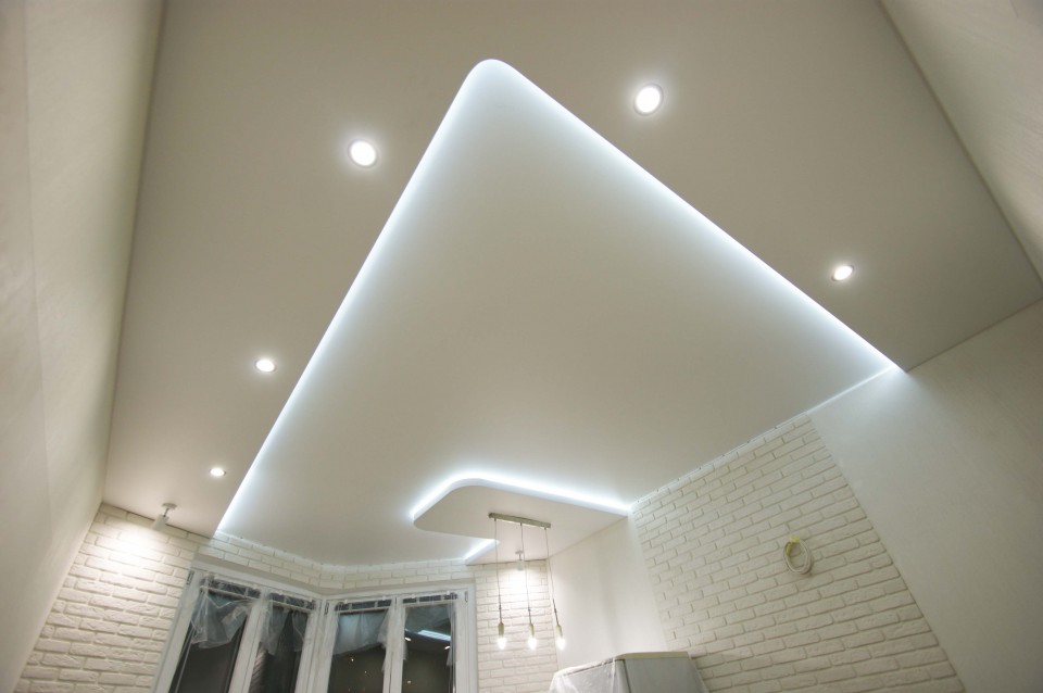 Заказать парящие натяжные потолки в г. Троицкое